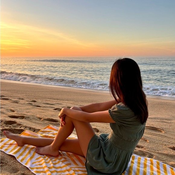 Meet your Posher, Natalie - Picture 3 of 4